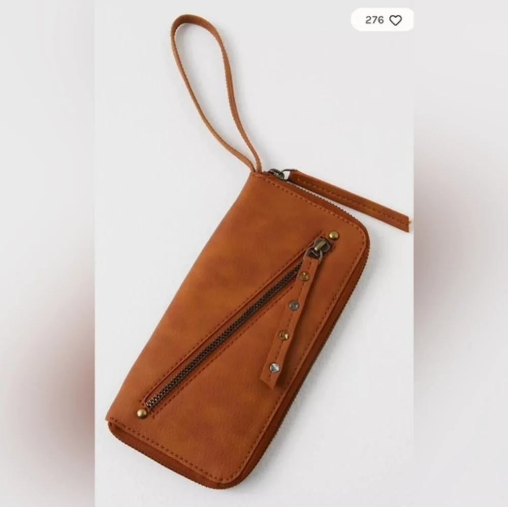 NWT Free People Distressed Wallet - Picture 2 of 3